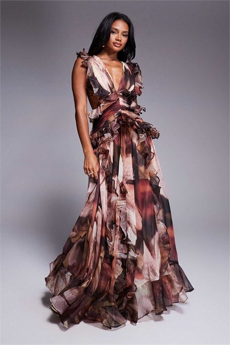 Макси-платье с глубоким вырезом, рюшами из шифона и открытой спиной артикул 145946730