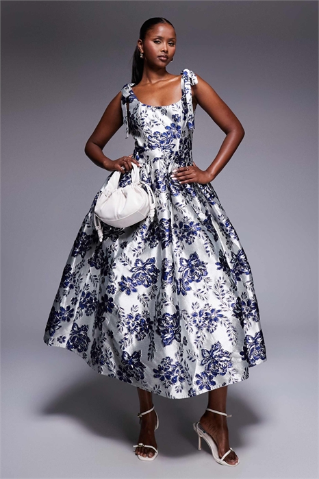 Жакардовое платье средней длины с пышной юбкой артикул 148301888