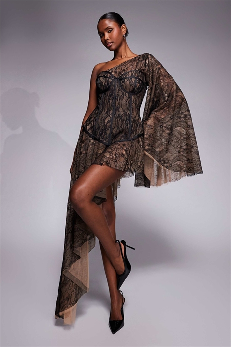 Платье Evangeline с кружевом, одним плечом и асимметричным подолом артикул 153286930