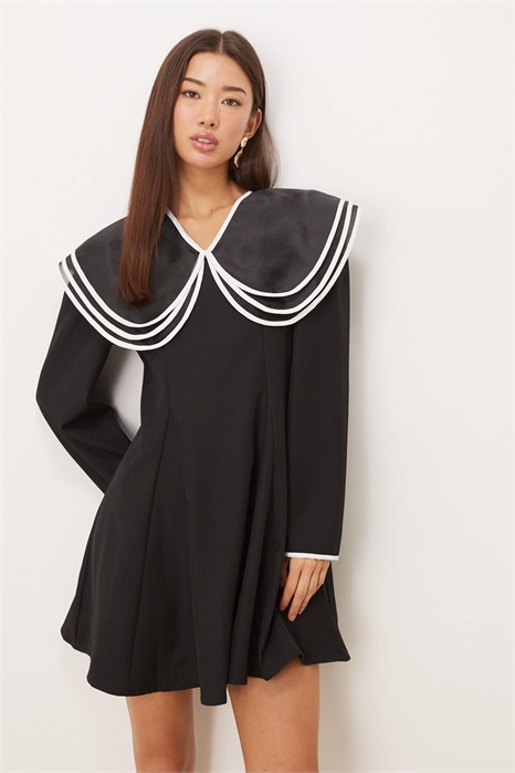 Мини-платье с контрастным многослойным воротником оверсайз артикул 154057291