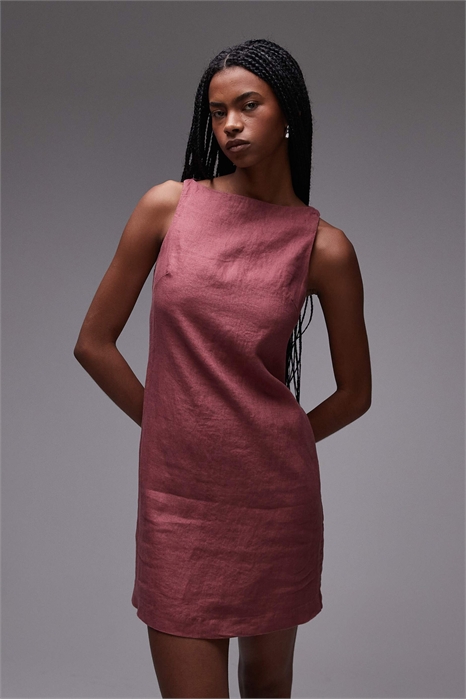 Ляньевое мини-платье с горловиной «лодочка» артикул 146841103