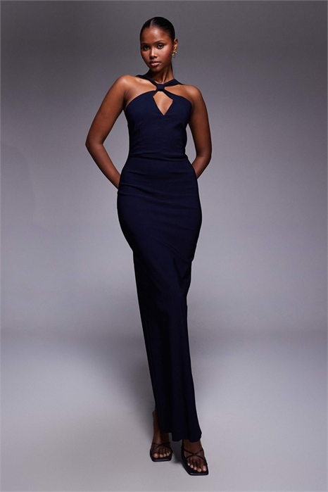 Макси-платье из бенгалина с вырезом «ключица» и завязками за шеей артикул 153682382