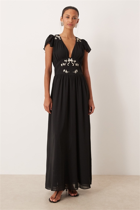 Макси-платье с глубоким вырезом и вышивкой артикул 152315517