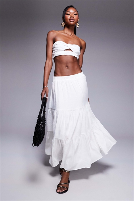 Комплект из укороченного топа-бандо с закрученным передом и многослойной юбки макси артикул 140566866