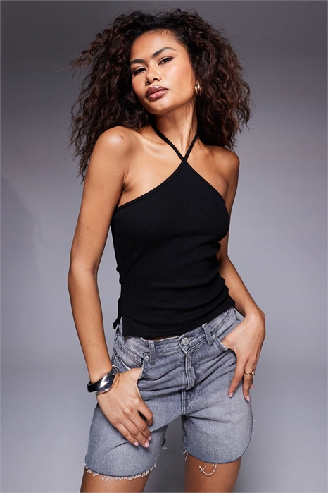 Топ с завязками на шее артикул 146840247