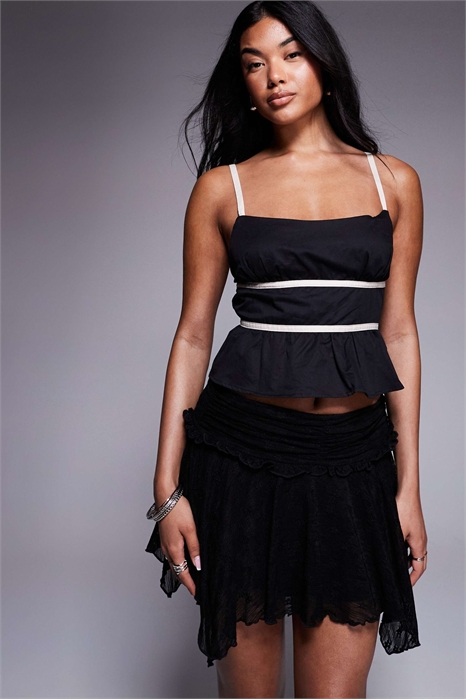 Топ-камизолка с открытой спиной, на бретелях из хлопка с контрастным рисунком артикул 140137306