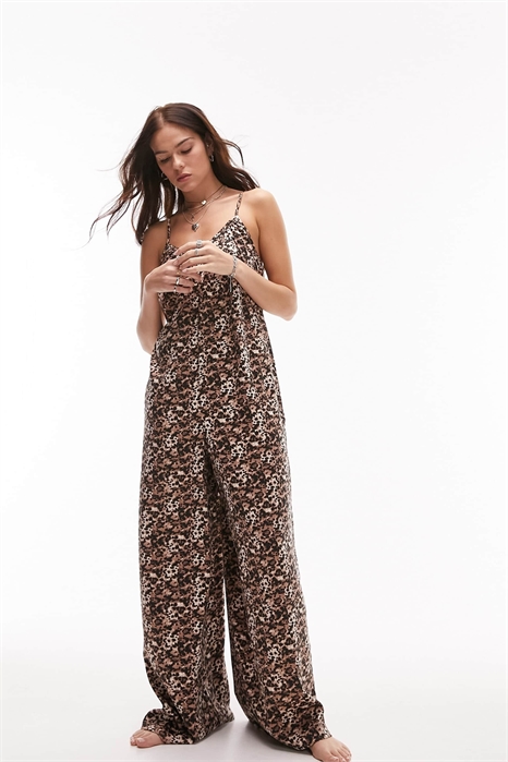 Пляжный комбинезон из атласа с животным принтом артикул 122676539