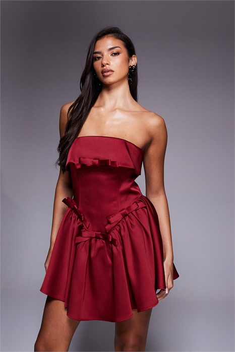 Мини-платье-бандо из структурированного атласа с бантиком артикул 147197668