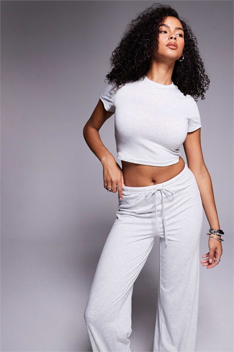 Комплект из укороченной футболки с высоким воротником и узорчатыми ребрами и брюк с широкими брючинами от Midvale артикул 140373422