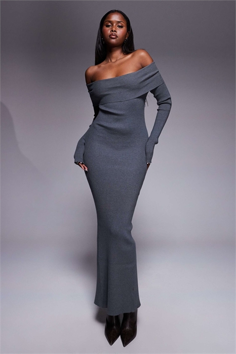 Макси-платье с отложным вырезом, ребристым трикотажем и разрезом сзади от Phylis артикул 140373406