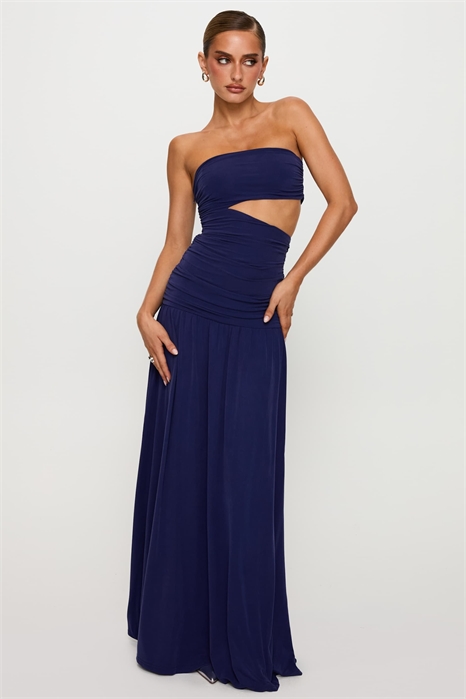 Макси-платье Grandeaur с бандо, вырезами и заниженной талией артикул 146140907