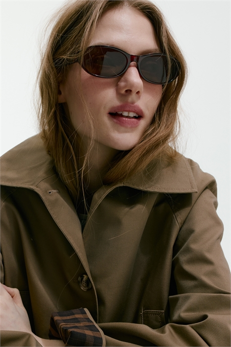 Овальные солнцезащитные очки артикул 1332564002