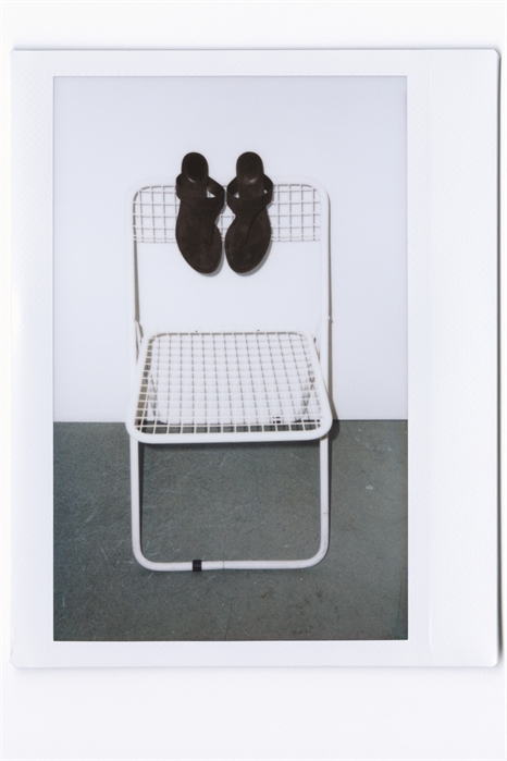 Сандалии на низком каблуке артикул 1321306001