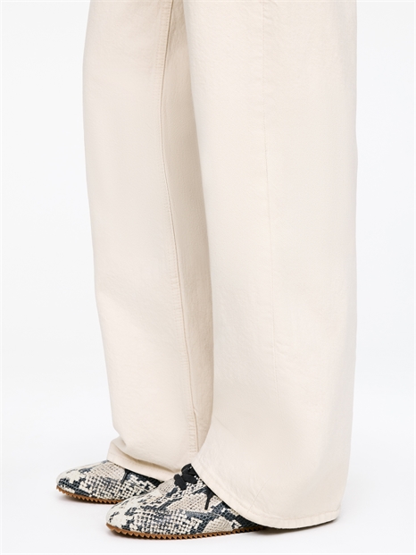 Кожаные кроссовки артикул 1328983001