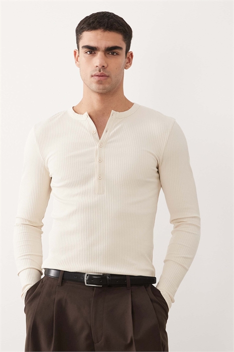 Футболка с длинным рукавом из плотной ткани, облегающего кроя, с воротником-хенли артикул 155863732