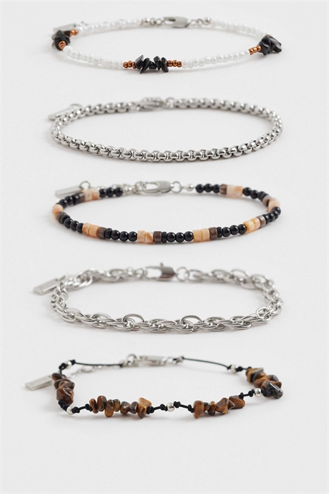 Браслет из полудрагоценных камней «тигровый глаз» и обсидиана, состоящий из 5 элементов, с обломками камней и бисером артикул 154899444