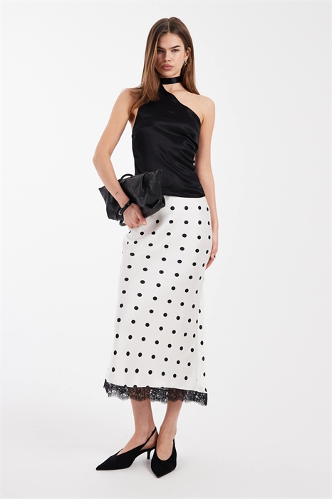 Атласная юбка средней длины с кружевной отделкой в горошек артикул 153786597