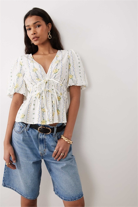 Топ с V-образным вырезом, буффами и завязками от Cordelia артикул 154033267