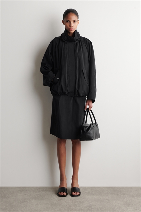 Нейлоновая куртка с воронкообразным горлом артикул 1316485003