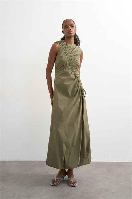 Макси-платье-балон из технической ткани с шнурком артикул 154037839