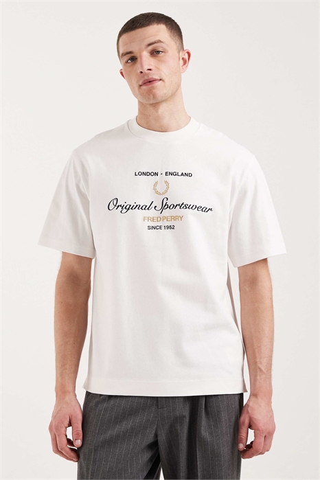 Футболка со спортивным оригинальным графическим логотипом артикул 154716213