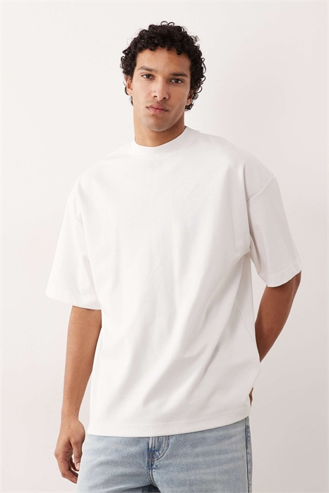 Футболка с высоким воротником и свободным кроем из плотной ткани breatheMAX™ артикул 153048650