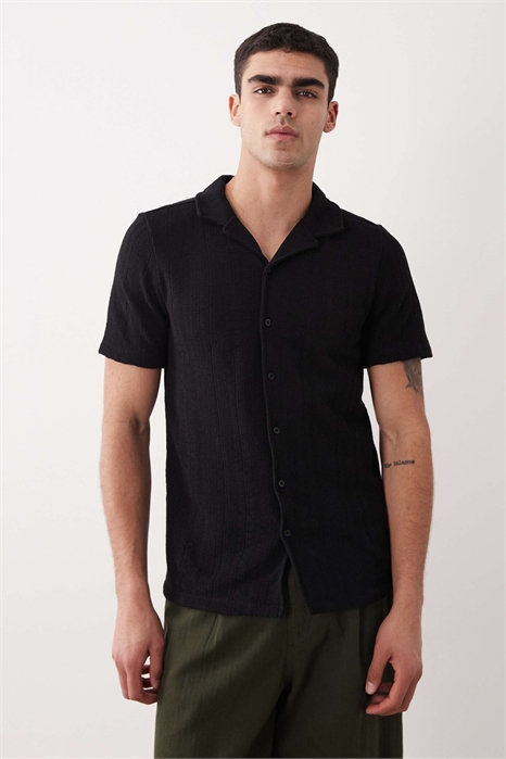 Рубашка из фактурного трикотажа с отложным воротником артикул 155036663