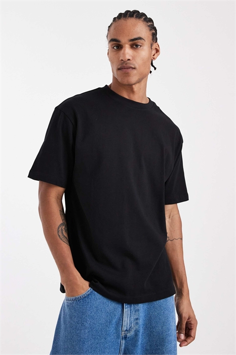 Футболка свободного кроя из плотной ткани артикул 154745218