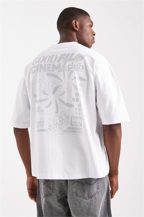 Футболка свободного кроя с заниженными плечами и принтом артикул 152672065