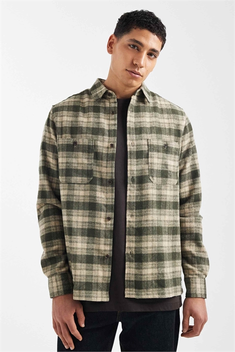 Рубашка в клетку с ворсованной отделкой и нашивкой артикул 153146129