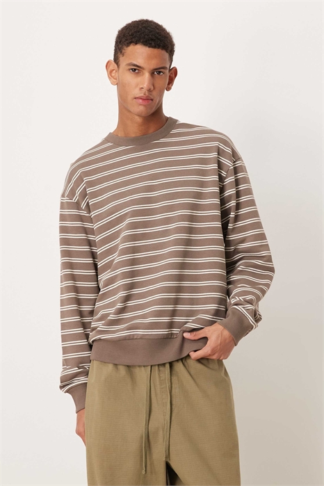 Свитшот свободного кроя артикул 151053606