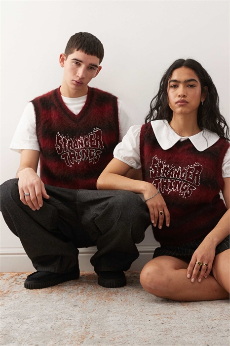 X «Очень странные дела»: унисекс-майка из мягкого трикотажа с вышитым логотипом артикул 149833192