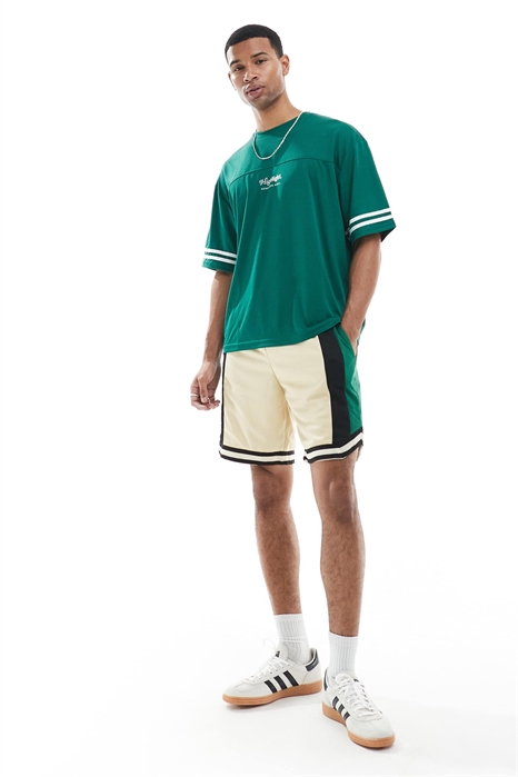 Спортивные шорты с контрастными вставками в разноцветном исполнении артикул 148889330