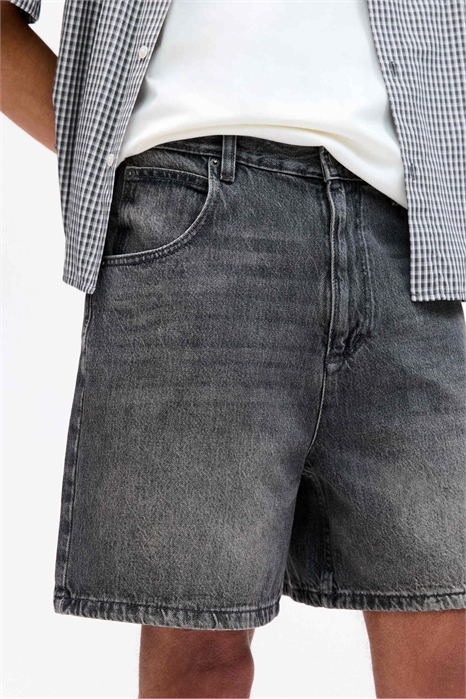 Бермуды из джинсовой ткани с зауженным кроем артикул 152624807