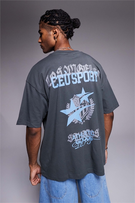 Футболка свободного кроя со спортивным принтом артикул 142431857