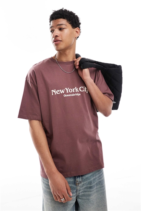 Футболка свободного кроя с принтом в виде городского пейзажа артикул 142823548