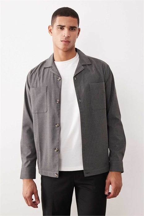 Рубашка свободного кроя с отложным воротником артикул 147257412