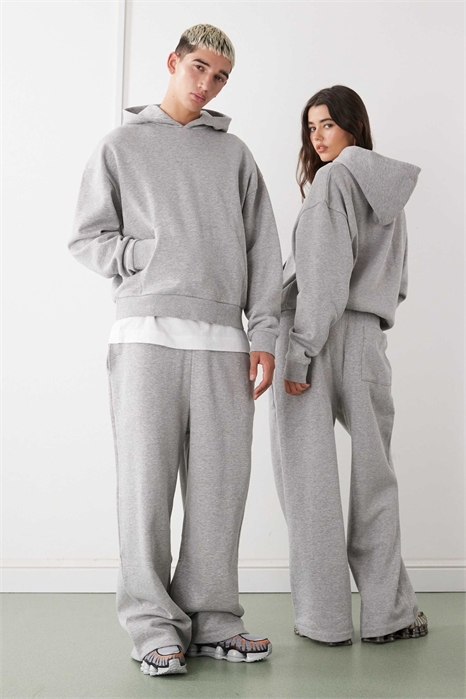 Универсальные джоггеры из плотной ткани с широкими брючинами артикул 146857129