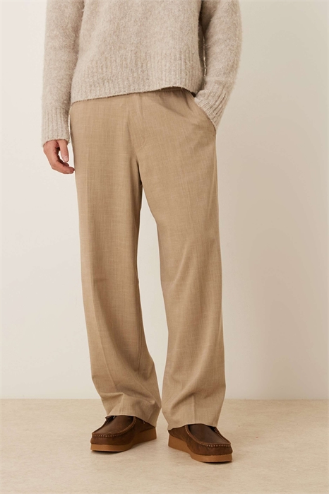 Надеть широкие брюки артикул 154010536