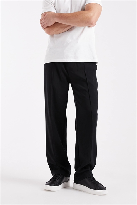 Брюки свободного кроя с пинтуками артикул 150590622