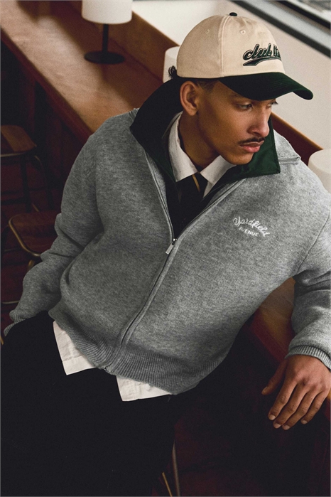 Куртка на молнии с вышивкой, серого цвета артикул 156032824