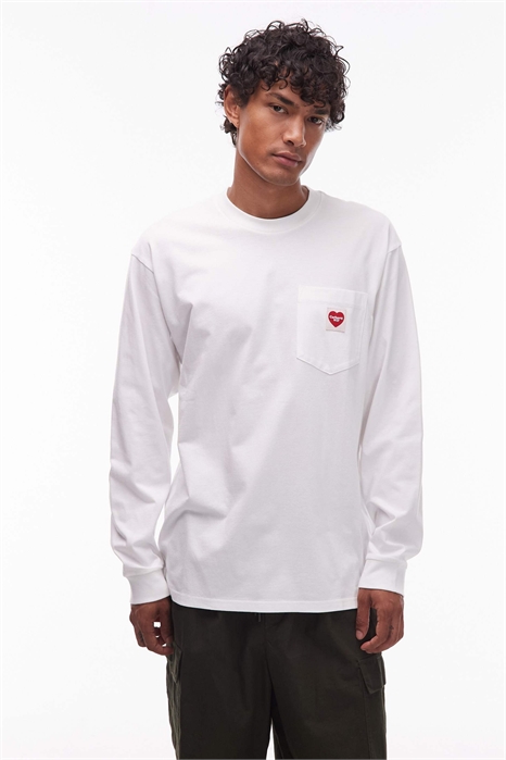 Футболка свободного кроя с длинными рукавами и карманом в форме сердца, белого цвета артикул 148713470