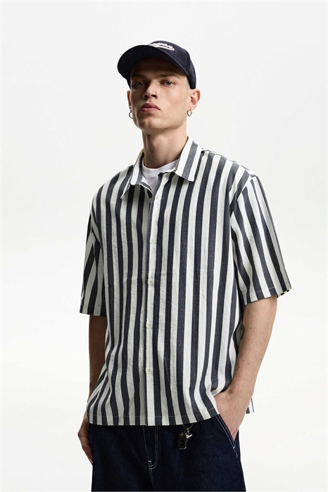 Рубашка с короткими рукавами свободного кроя артикул 149794393