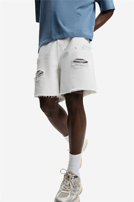 Бермуды из рваного денима артикул 149551294