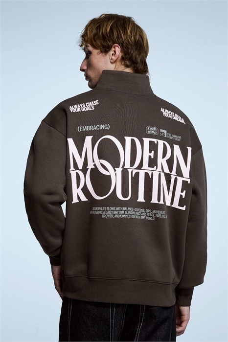 Свитшот с принтом и четвертью молнии артикул 154690944