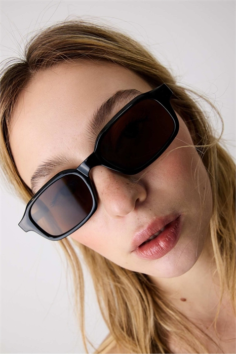 Солнцезащитные очки прямоугольной формы артикул 155807561