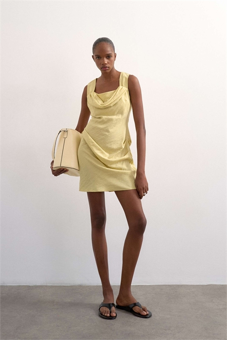 Мини-платье из льна с драпировкой артикул 150553959