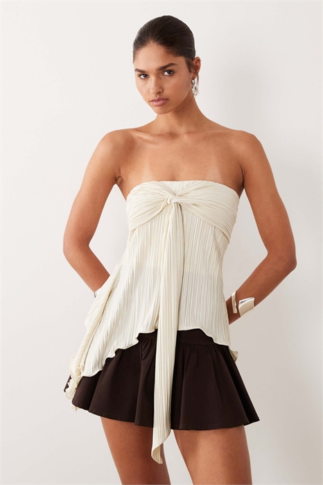 Топ-бандо с плиссировкой и скрученным верхом артикул 155969851