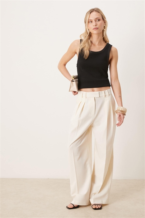 Брюки-кюлоты с зауженным кроем и складками артикул 154315200