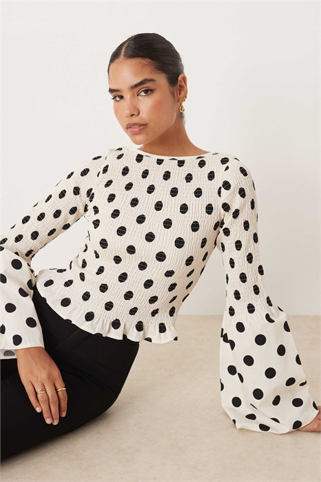 Лиф с рюшами и длинными рукавами кремового цвета в горошек артикул 150970965